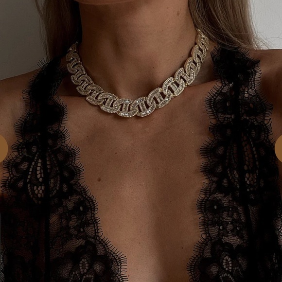 HeyMaeve Southside necklace gold baguette stones - Picture 2 of 3